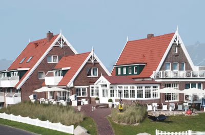 Die Verzierungen an den Giebeln sind in den Straßen Langeoogs weithin sichtbar